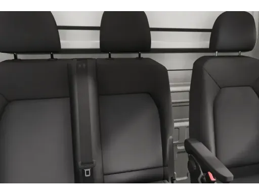 Volkswagen CRAFTER CR35 MWB FWD 2.0 TDI 140PS Commerce Business Chassis cab